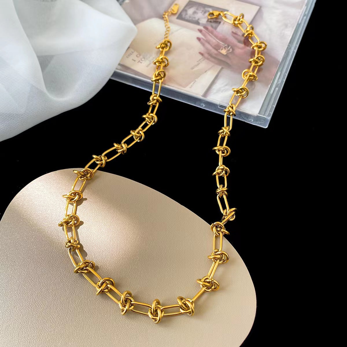 Knotte Necklace