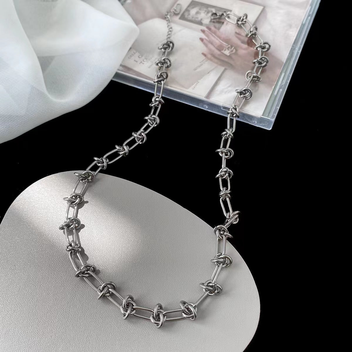Knotte Necklace